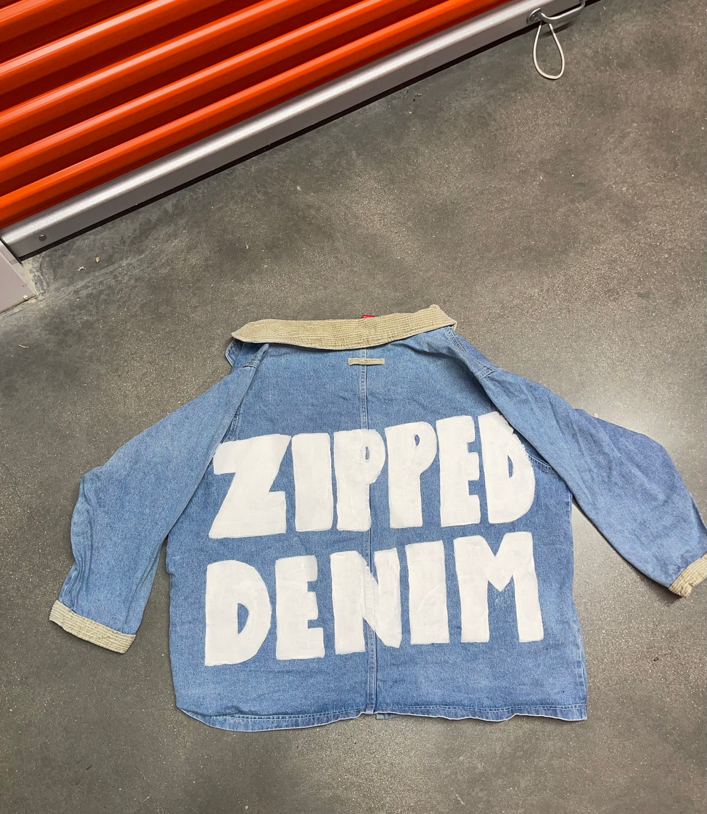 ZIPPED DENIM JACKET (MAN)