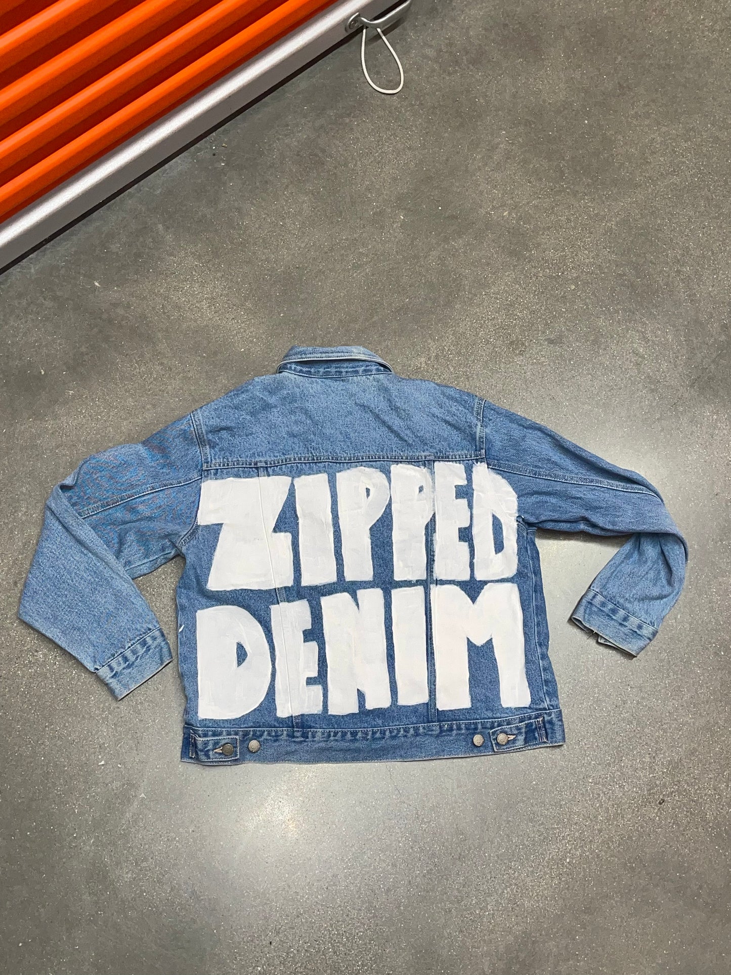 ZIPPED DENIM JACKET (WOMAN)